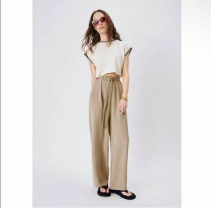 Zara Wide Leg Flowy Pant with Elastic Waist - Beige - Sz M - Petite Friendly